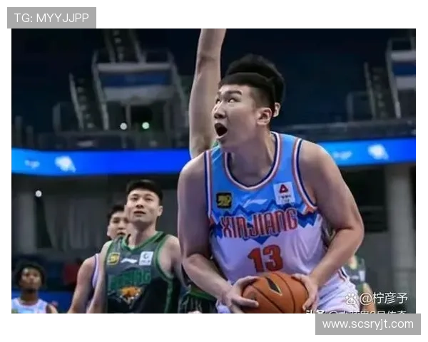 成都篮球队在邀请赛中以70分稳居积分榜首位，展现强劲实力